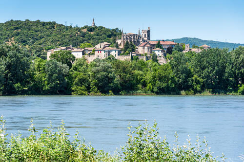Viviers et le fleuve Rhône 