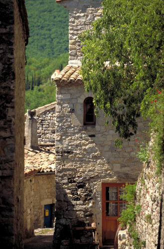 St-Thomé, village d'Ardèche méridionale 