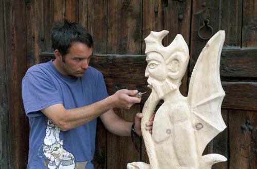 Fabrice Personnaz, sculpteur des "Diables de Bessans" - Haute Maurienne (73) 