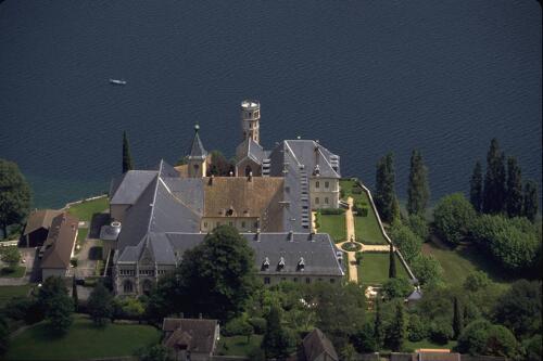 Abbaye d'Hautecombe, au bord du lac du Bourget (73) 