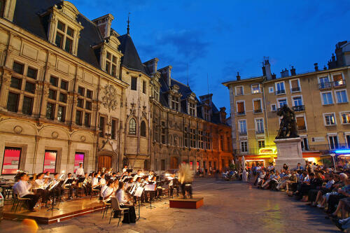 Grenoble (38) - Concert classique estival sur la place St-André 