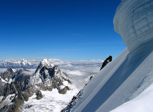 Serac au sommet du Mont Blanc du Tacul (74) 