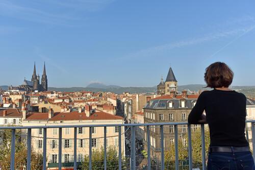 Clermont-Ferrand - vue sur la Cathédrale et la chaîne des puys 