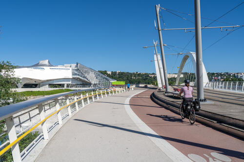 Viarhôna sur le Pont Raymond Barre - Lyon 