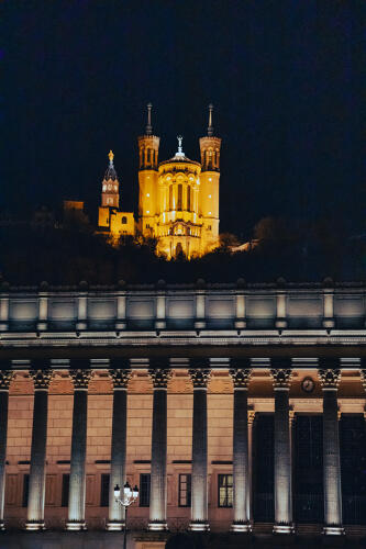 Vieux Lyon - Palais de Justice et basilique de Fourvière 