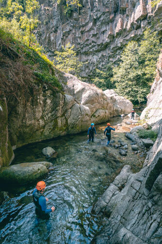 Canyoning en famille, rivière la Besorgues - PNR Monts d'Ardèche 